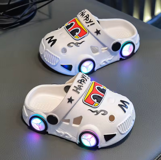 Zuecos infantiles Pielumi con faros LED, color blanco